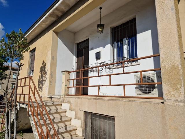 Case e ville in vendita di 144 m² in Via Adriatica, 43