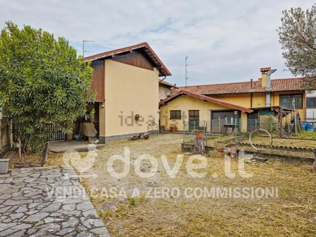 Case e ville in vendita di 144 m² in Via G. Matteotti, 3