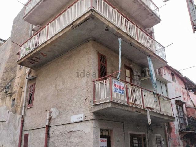 Case e ville in vendita di 144 m² in Via Magazzino Principe