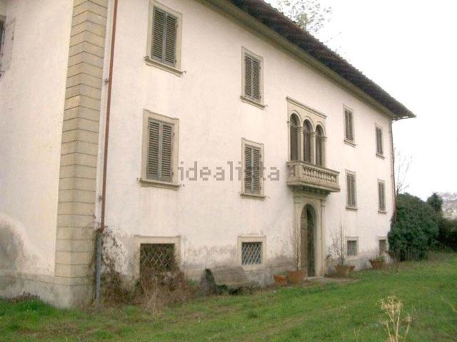 Case e ville in vendita di 1457 m²