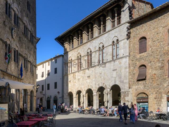 Case e ville in vendita di 1450 m² in Piazza Giuseppe Garibaldi
