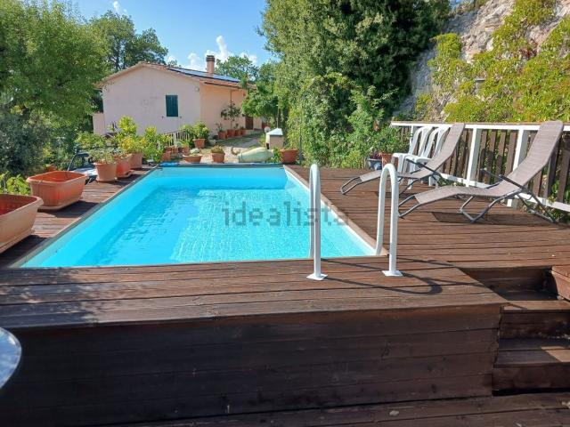 Case e ville in vendita di 145 m²