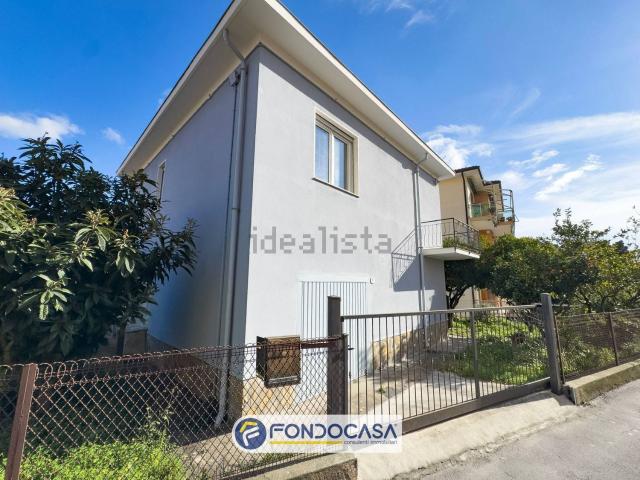 Case e ville in vendita di 145 m² in Via Colombera