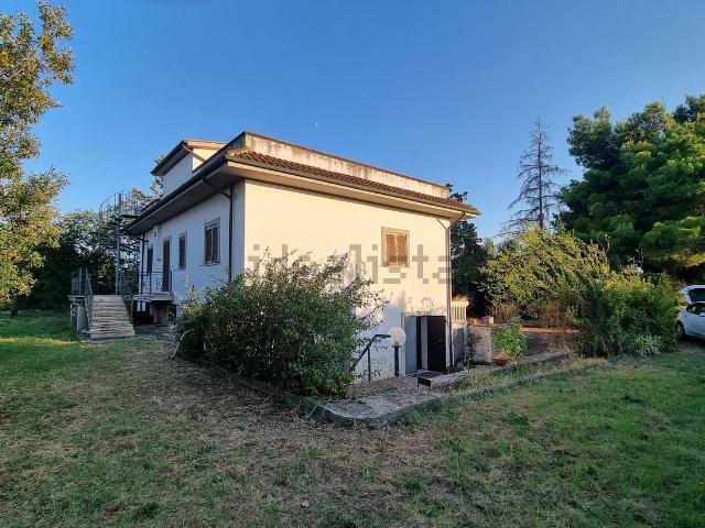 Case e ville in vendita di 145 m² in Via Colle dei Pozzi