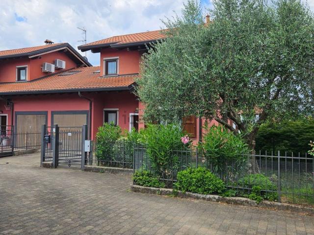 Case e ville in vendita di 145 m² in Via Brera, 51