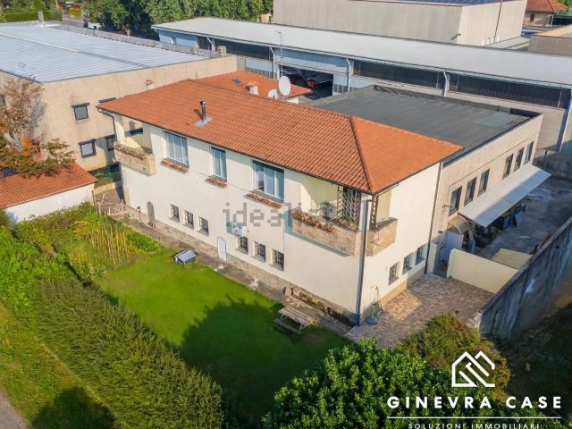 Case e ville in vendita di 145 m² in Via Goffredo Mameli, 20