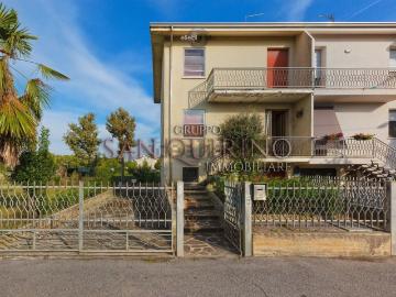 Mirandola Modena, Modena Emilia Romagna, Emilia Romagna