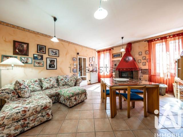 Villetta a schiera in vendita di 145 m² in Piazza Della Chiesa, 3