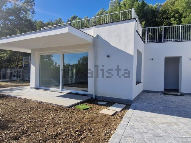 Case e ville in vendita di 145 m² in Corso L. Saguato