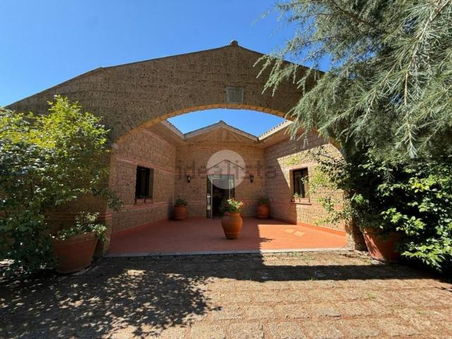 Case e ville in vendita di 145 m² in Strada Statale 3