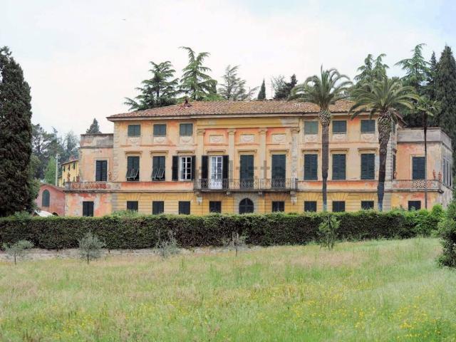 Case e ville in vendita di 1468 m² in Via Pesciatina