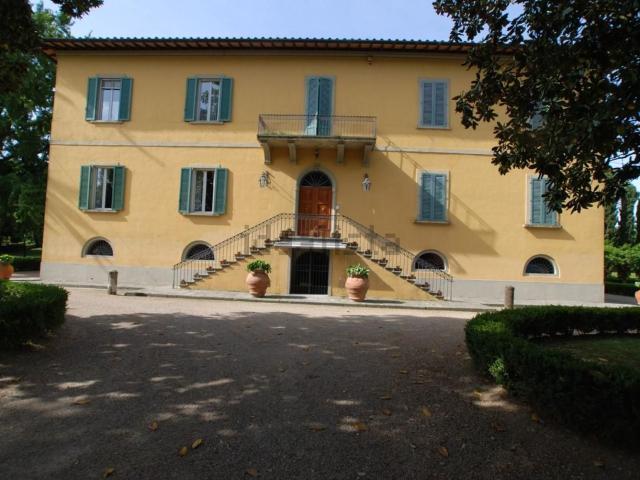 Case e ville in vendita di 1463 m²