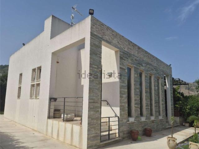 Case e ville in vendita di 146 m² in Via Cupido, 23