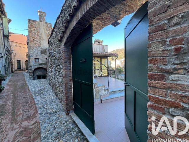 Case e ville in vendita di 146 m² in Via Baccio e Maineri, 23