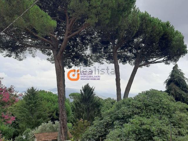 Case e ville in vendita di 146 m² in Via di Acqua Palomba, 13