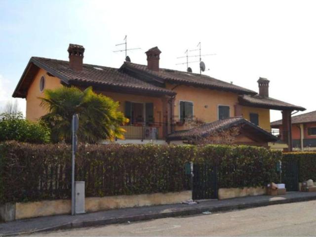 Case e ville in vendita di 146 m² in Via XXV Aprile