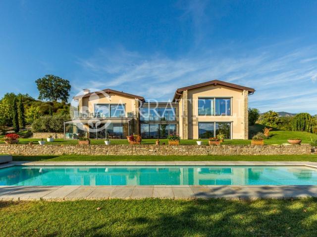 Case e ville in vendita di 1475 m² in Via Stradello di Ago, 7