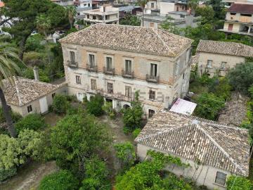 Case e ville in vendita di 1470 m² in Corso della Repubblica