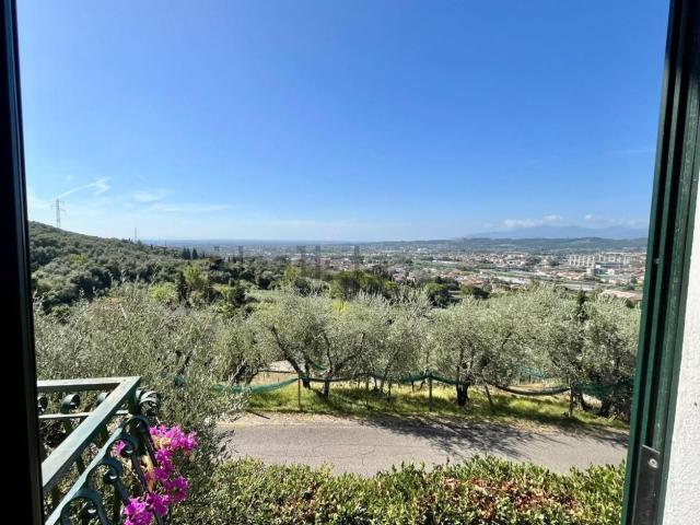 Case e ville in vendita di 147 m² in Via A. Bardelli