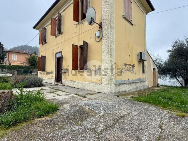 Case e ville in vendita di 147 m² in Via Saludecio, 753