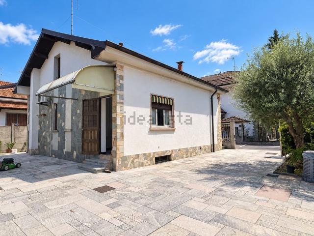 Case e ville in vendita di 147 m² in Via Sardegna, 26