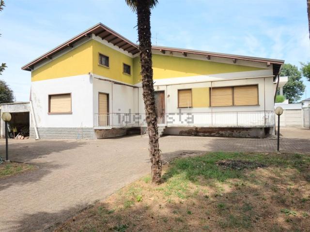 Case e ville in vendita di 147 m² in Via Sardegna, 29