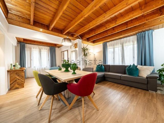 Case e ville in vendita di 147 m² in Via Pasquino Pigoni, 83