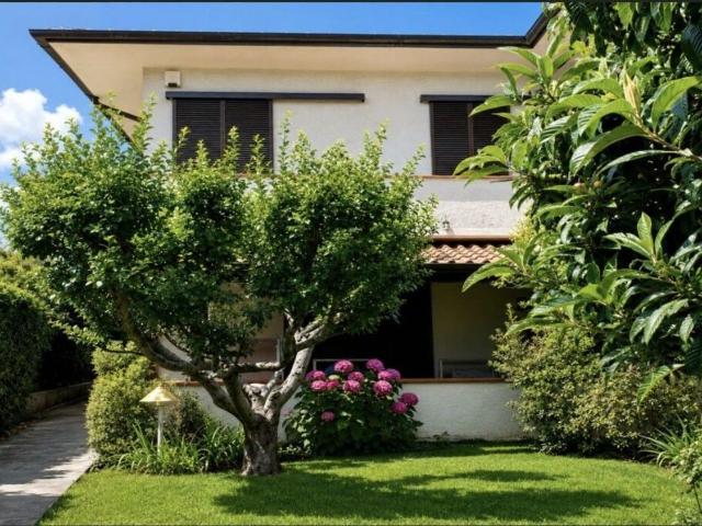 Case e ville in vendita di 147 m²