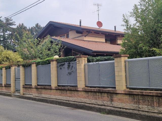 Case e ville in vendita di 148 m² in Via dei Chiodi, 8