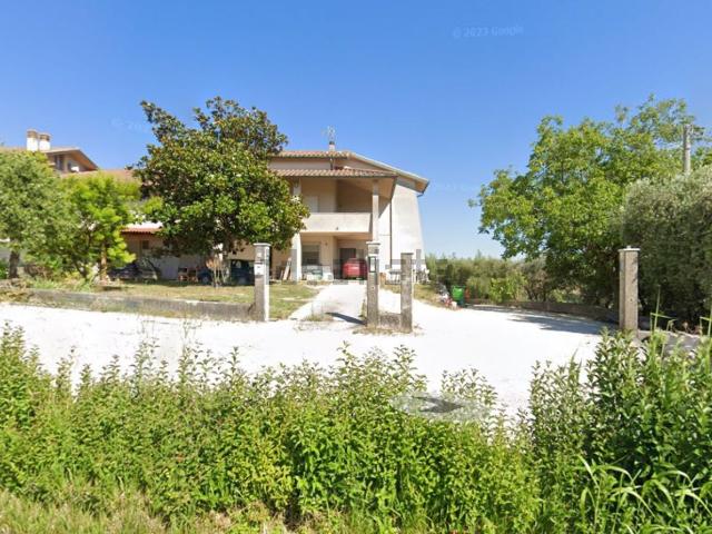 Case e ville in vendita di 148 m² in Via Francescona