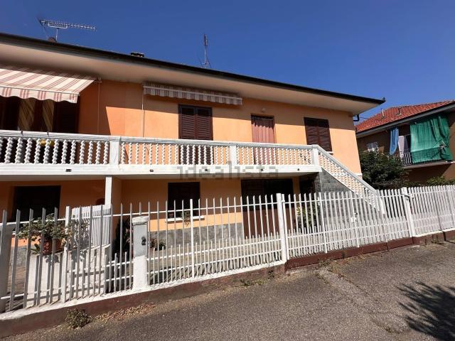 Case e ville in vendita di 148 m² in Via Verzuolo