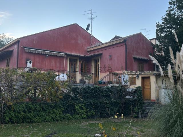 Case e ville in vendita di 149 m² in Via BALLO DI FUGA, 11