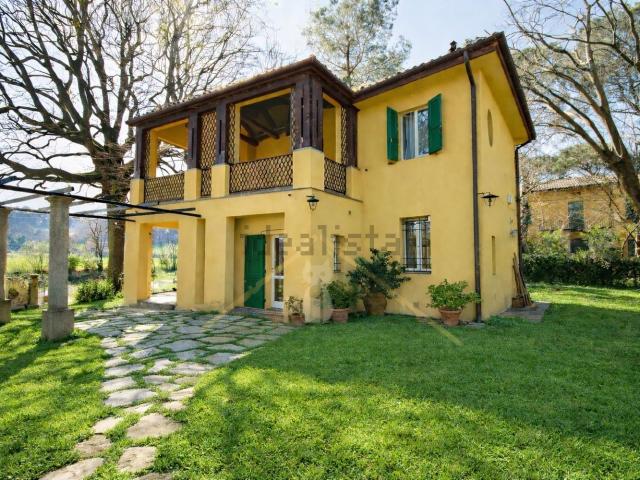 Case e ville in vendita di 149 m² in Via Idice