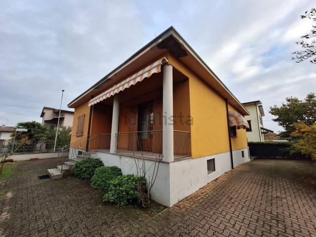 Case e ville in vendita di 149 m² in Via Michelangelo da Caravaggio, 2