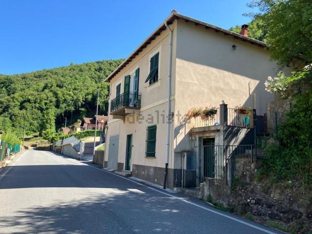 Case e ville in vendita di 149 m² in Frazione vobbietta, 27