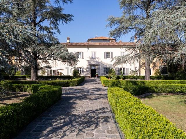 Case e ville in vendita di 1500 m² in Via Bartolomeo Sestini, 100