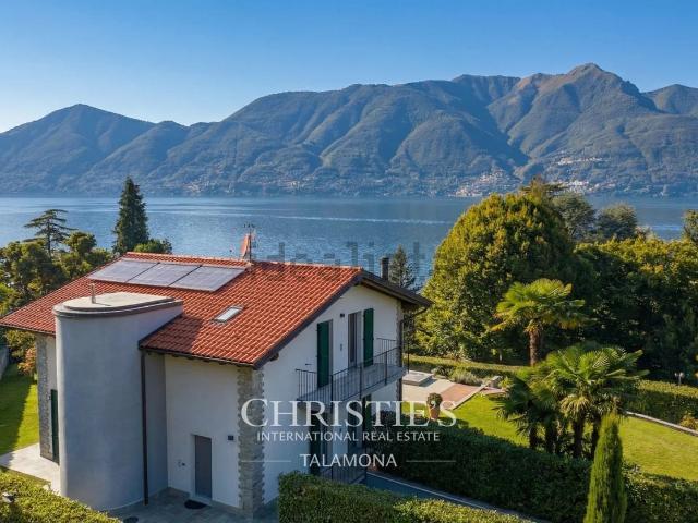 Case e ville in vendita di 1500 m² in Via Portovaltravaglia