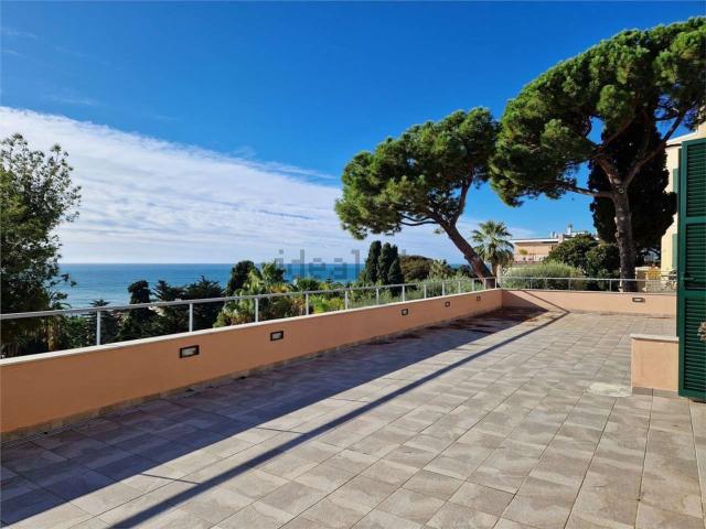 Villetta bifamiliare in vendita di 150 m² in Strada Privata Peiranze
