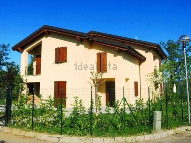 Case e ville in vendita di 150 m² in Via Cavalieri di Vittorio Veneto, 115