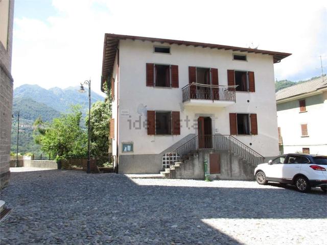 Case e ville in vendita di 150 m² in Via Cà Persico