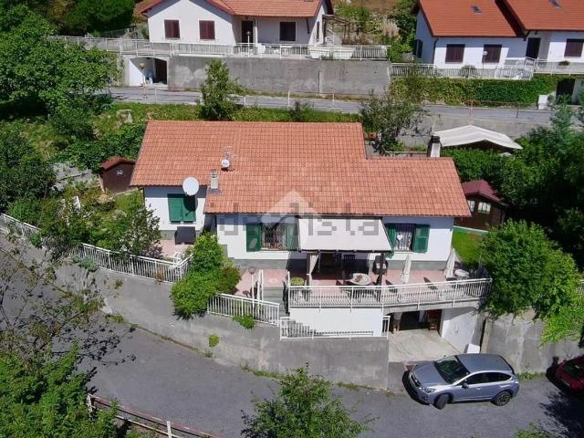 Case e ville in vendita di 150 m² in Via Canova, 36