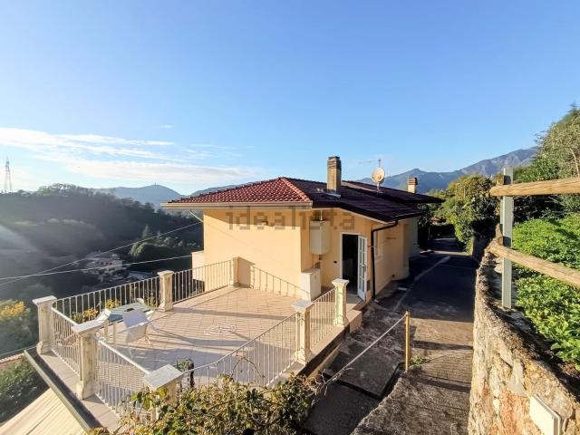 Case e ville in vendita di 150 m² in Via Carbonera