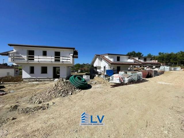 Case e ville in vendita di 150 m² in Via Casilina, 133