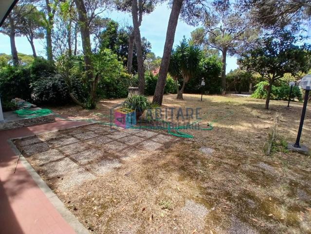 Case e ville in vendita di 150 m² in Via Cristoforo Colombo