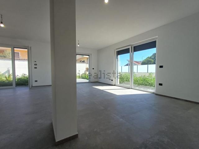 Case e ville in vendita di 150 m² in Via A. Peracchia