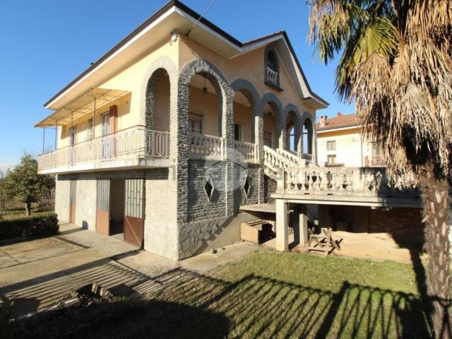 Case e ville in vendita di 150 m² in Via A.Racca, 88
