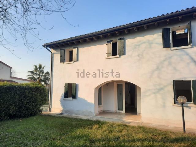 Case e ville in vendita di 150 m² in Via Albare