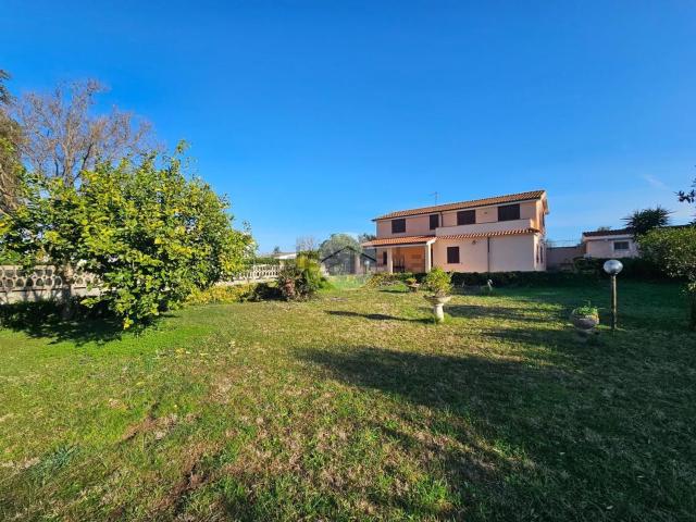 Case e ville in vendita di 150 m² in Via Arcangelo Corelli