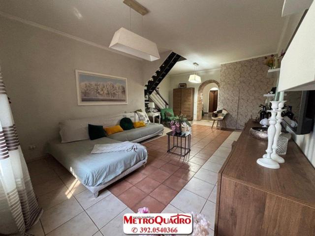 Case e ville in vendita di 150 m² in Via Ascoli