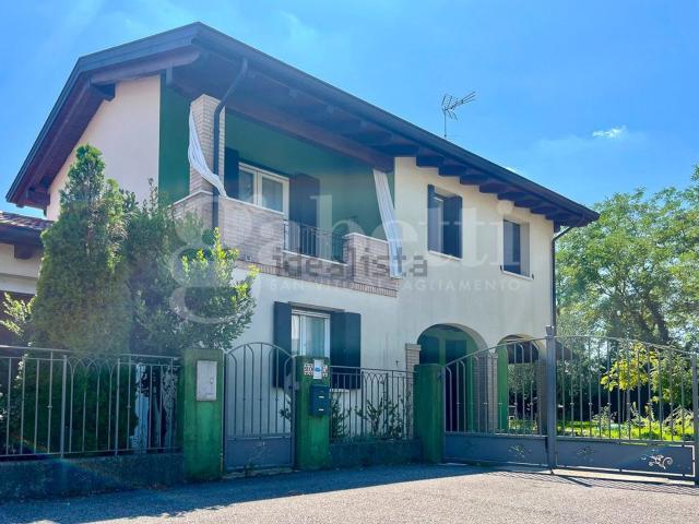 Case e ville in vendita di 150 m² in Via Bonitti, 20